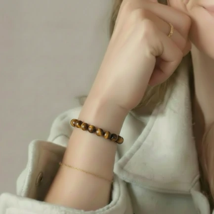 Bracelet Pierre Porte Bonheur et Chance en Œil de Tigre AA 4 Bracelet Pierre Porte Bonheur et Chance poignet femme